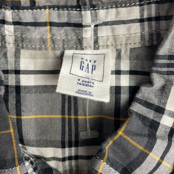 Boys Gap button down - Picture 3 of 5